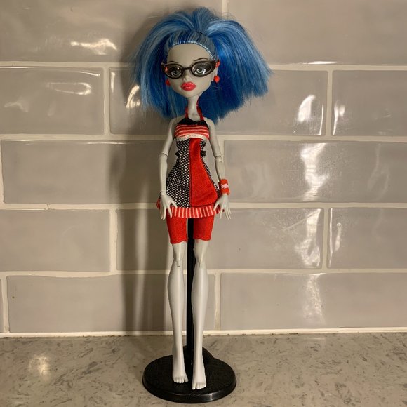 2008 Monster High Ghoulia Yelps Deaducation Doll - READ DESCRIPTION - Picture 1 of 4